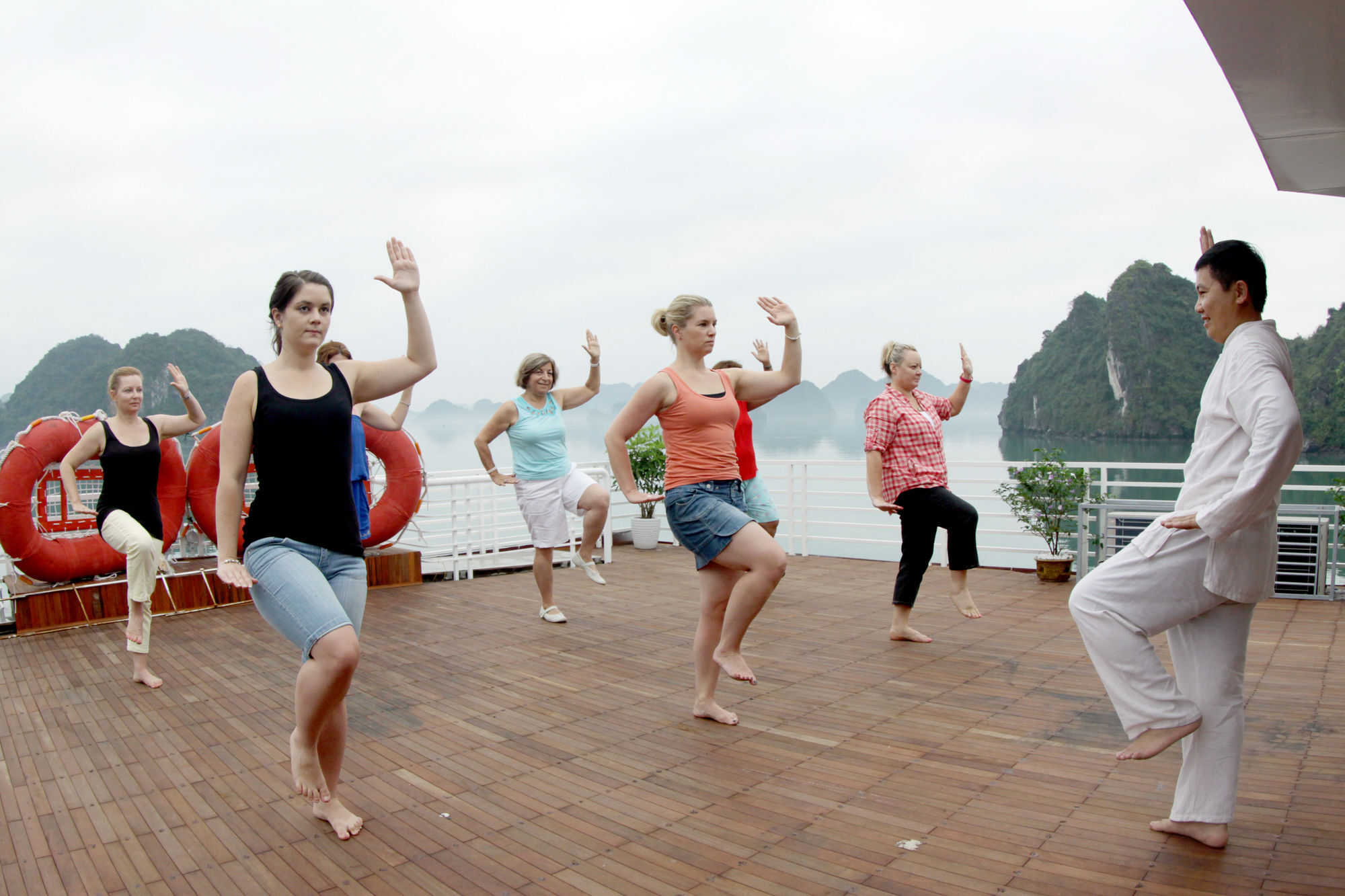 Huong Hai Sealife Cruise Ha Long Bagian luar foto